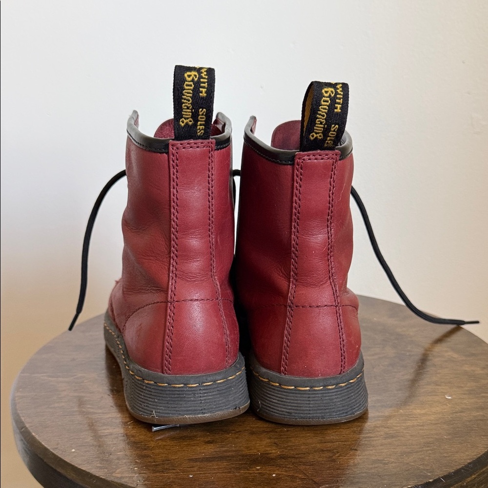 Dr. Martens Newton 8 Eye Leather Lite Boots - Picture 4 of 6